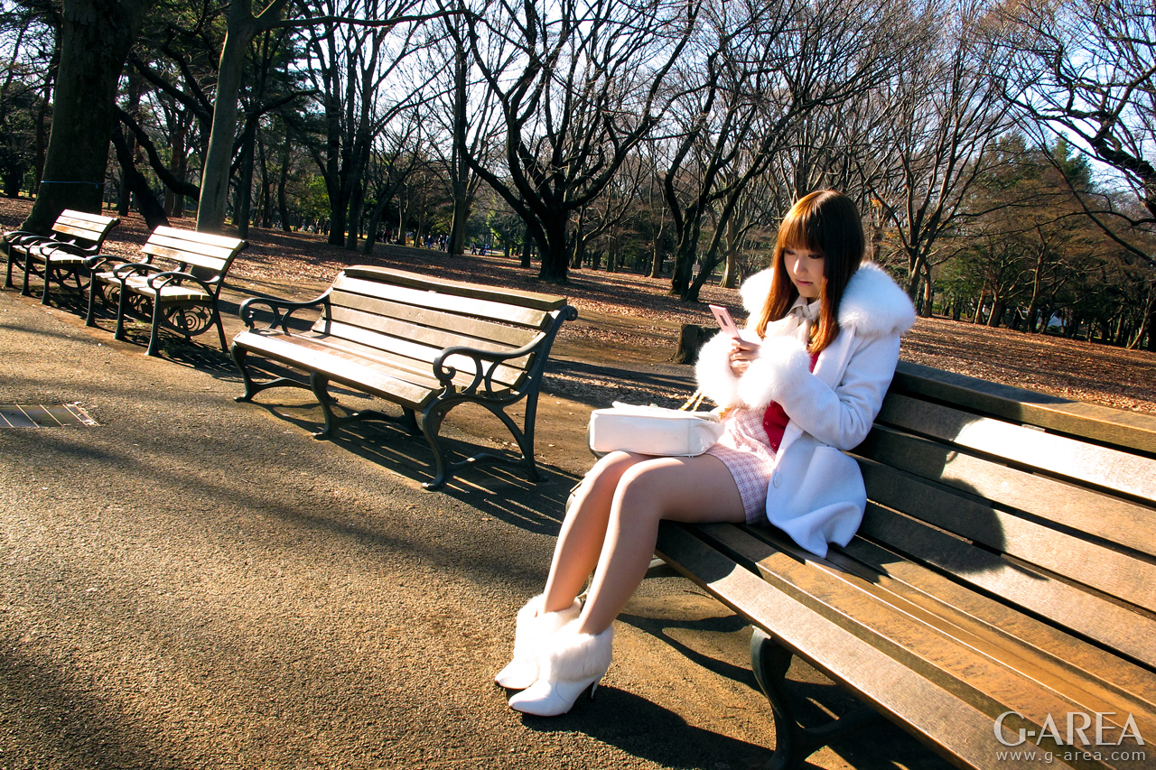 �摜���N���b�N����Ǝ��֐i�݂܂�