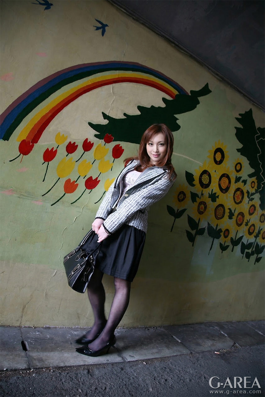 �摜���N���b�N����Ǝ��֐i�݂܂�